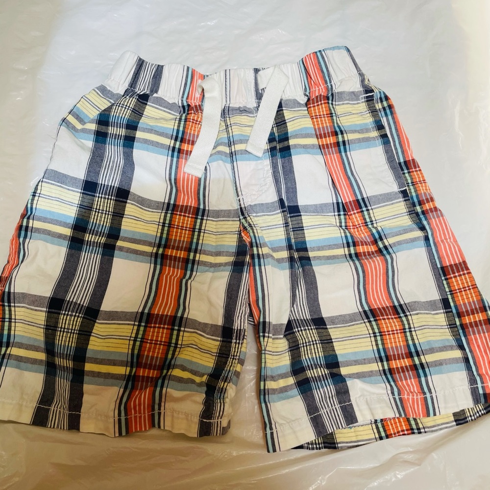 Osh Kosh Boys Plaid Shorts, size 5